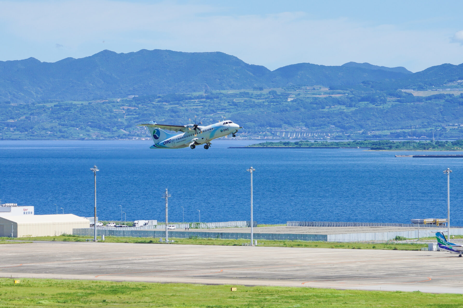 長崎空港から飛び立つ機体
