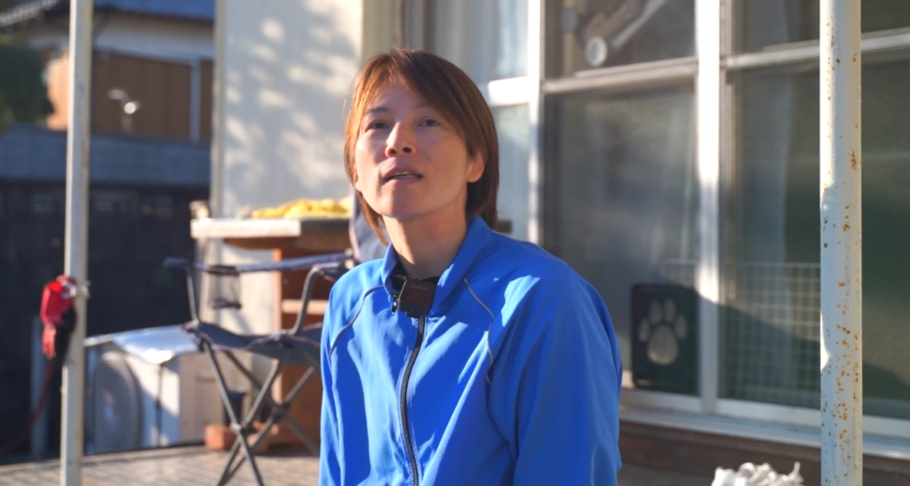 取材を受ける 中尾春菜さん