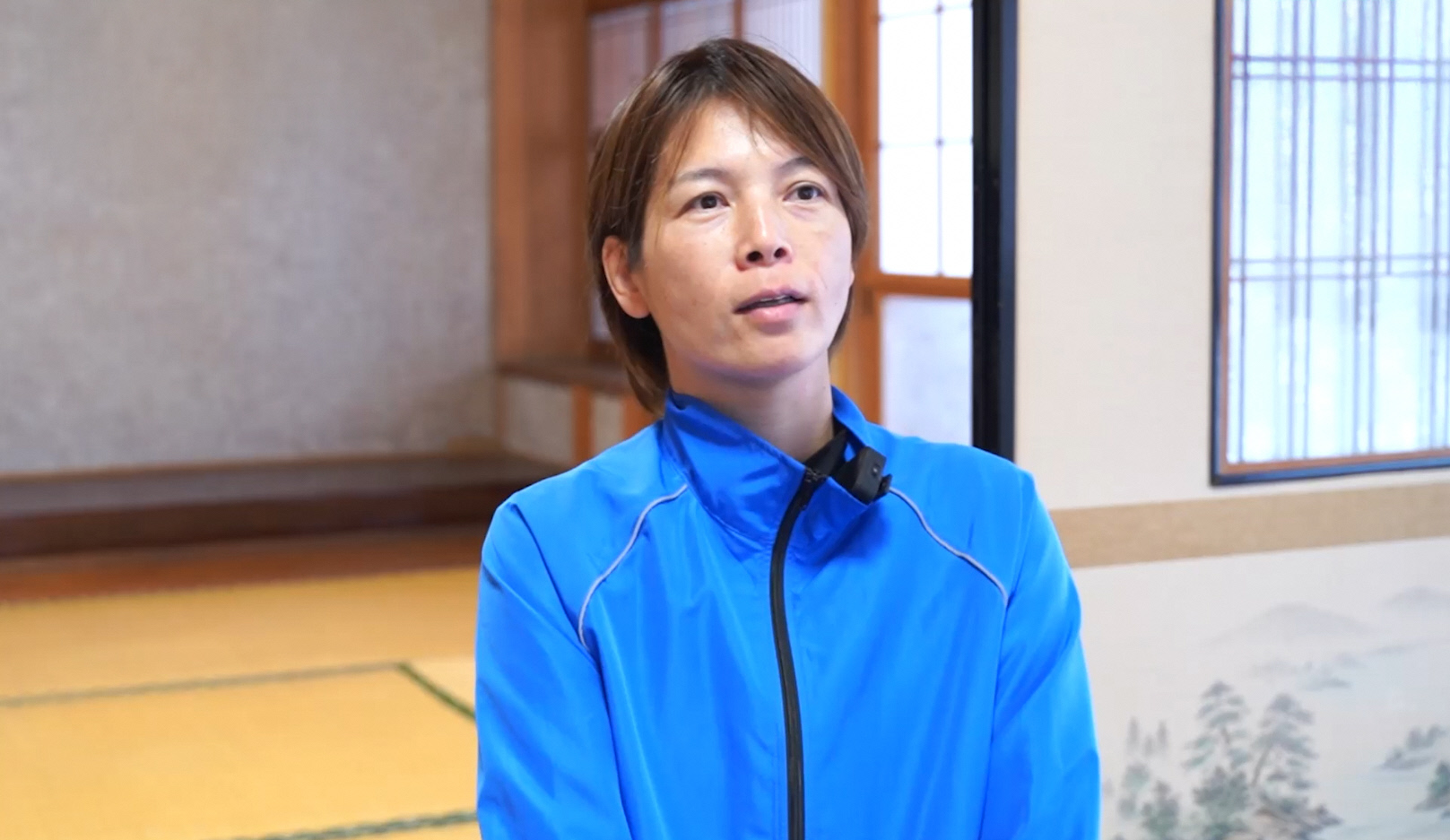 取材に応じる中尾さん