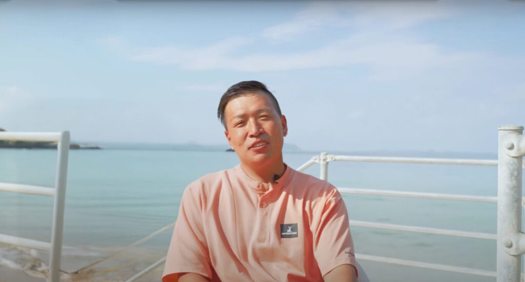 取材を受ける谷浩介さん