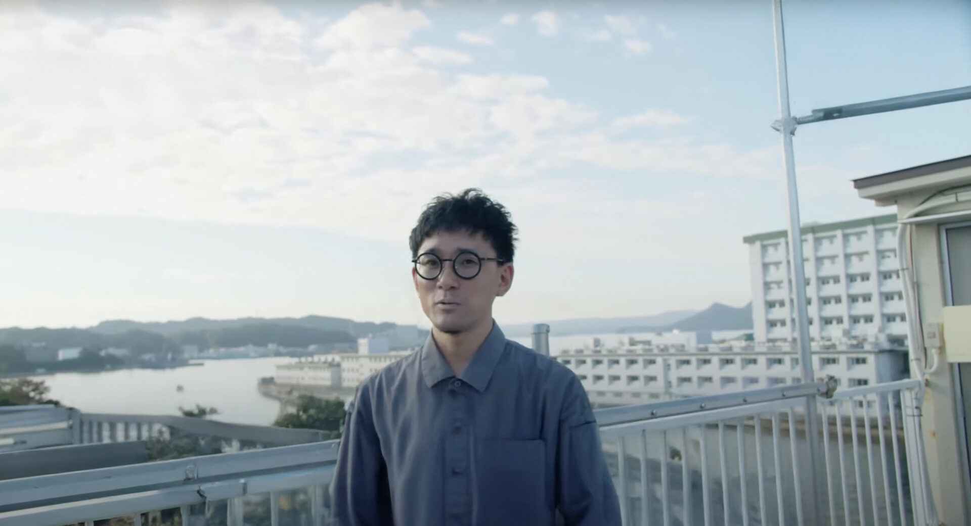 取材に応じる中尾さん