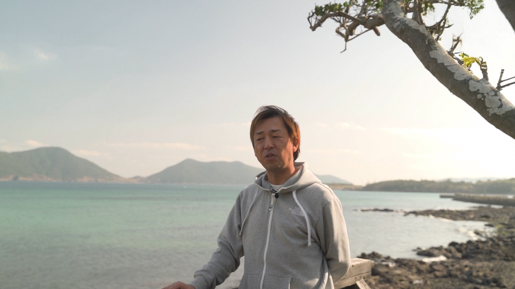 取材に応じる藤田さん