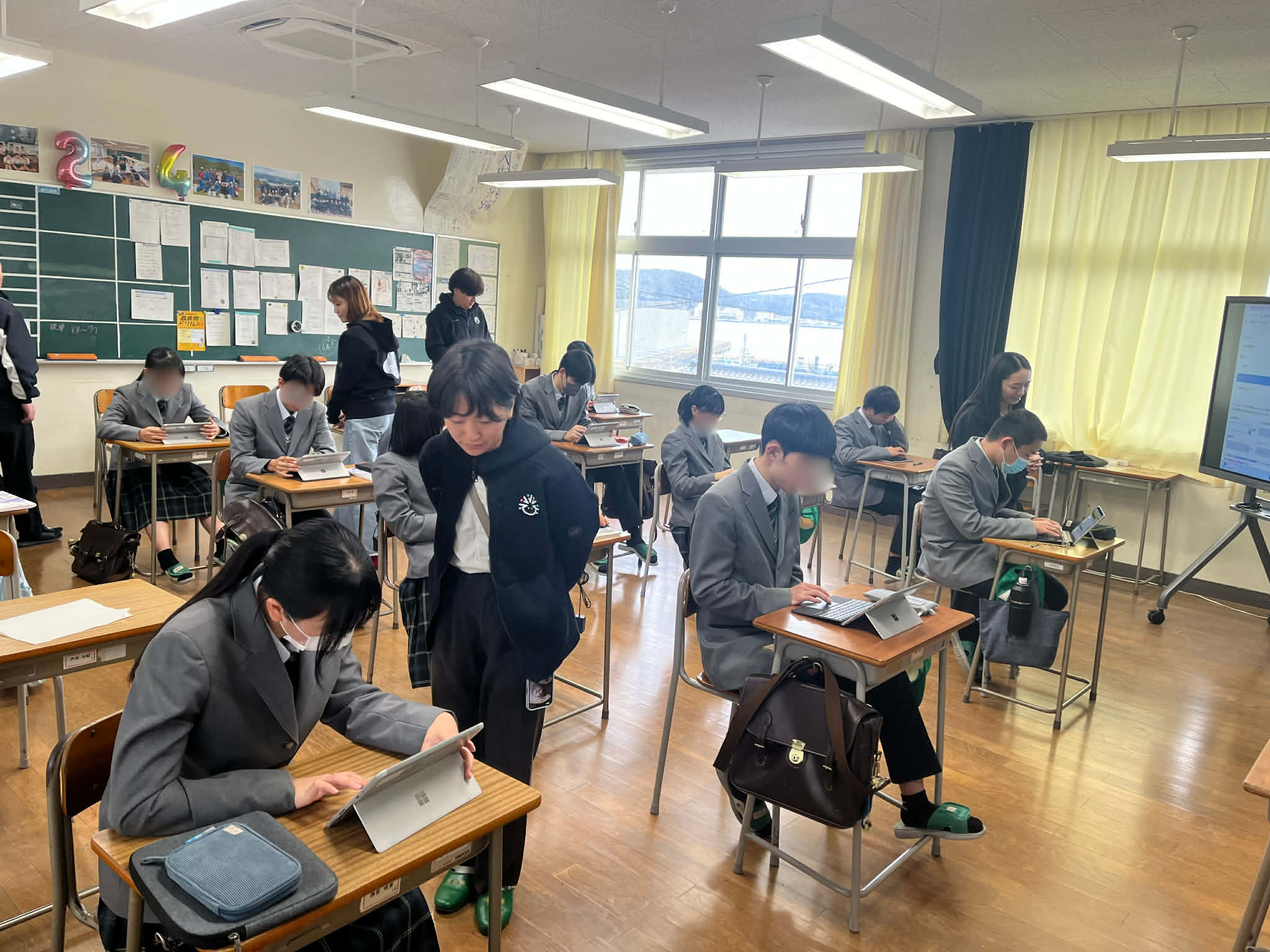 猶興館高校でワークショップを行うようす